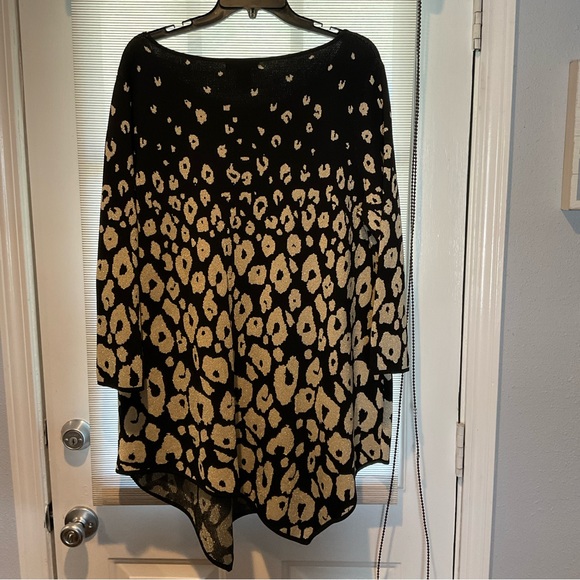 Chelsea & Theodore Festive Animal Print Dolman sleeve sweater/dress Size XL - Picture 2 of 10